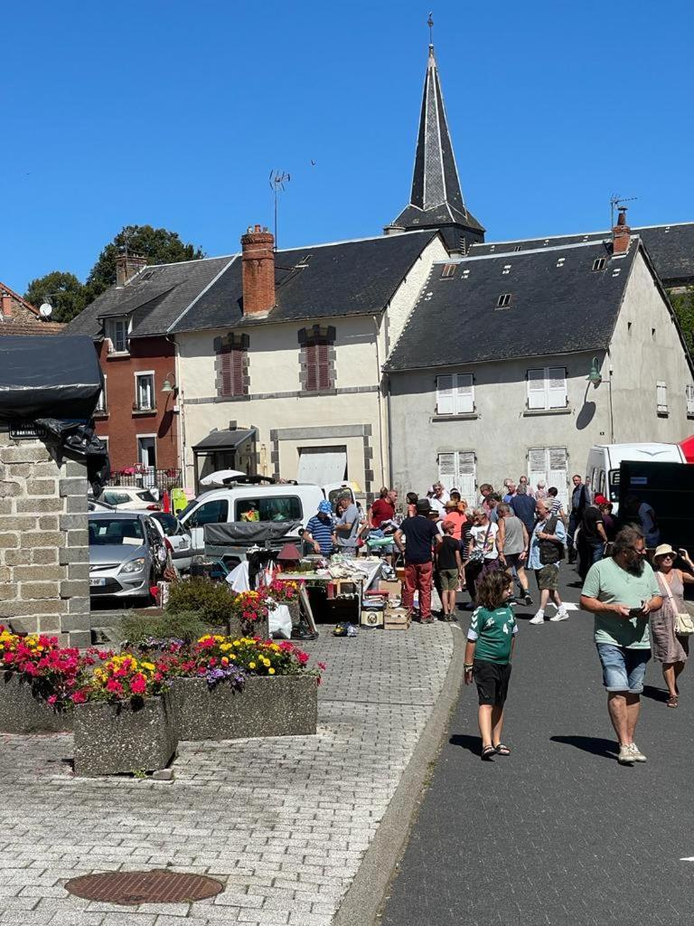 Le Chateau Giat Extérieur photo