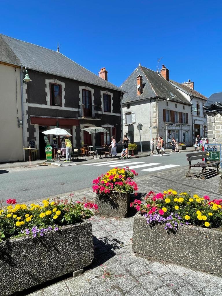 Le Chateau Giat Extérieur photo