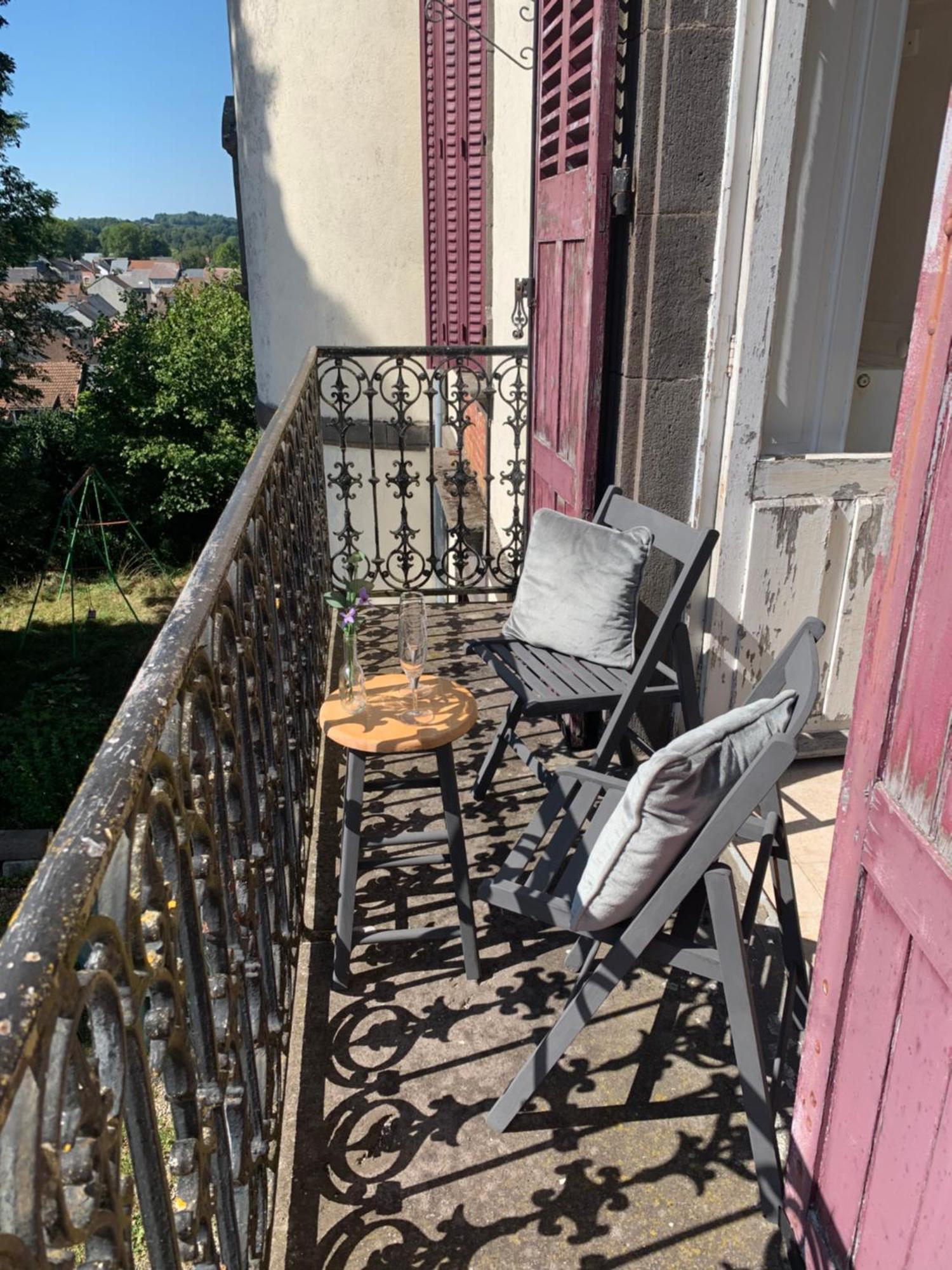 Le Chateau Giat Extérieur photo