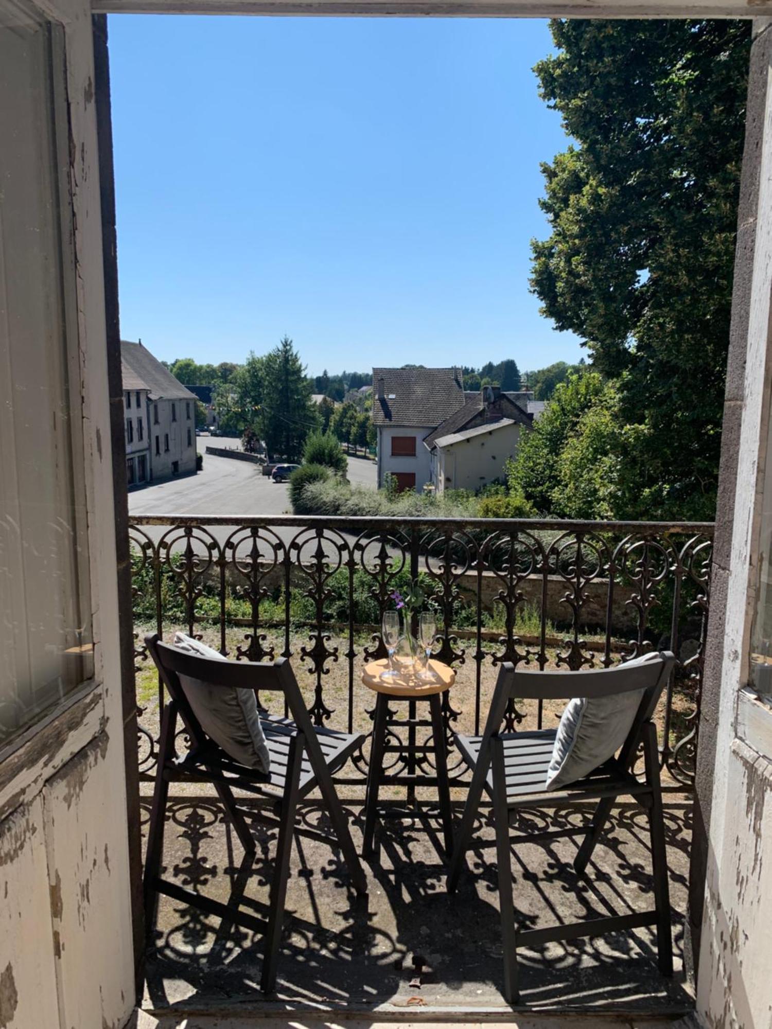 Le Chateau Giat Extérieur photo